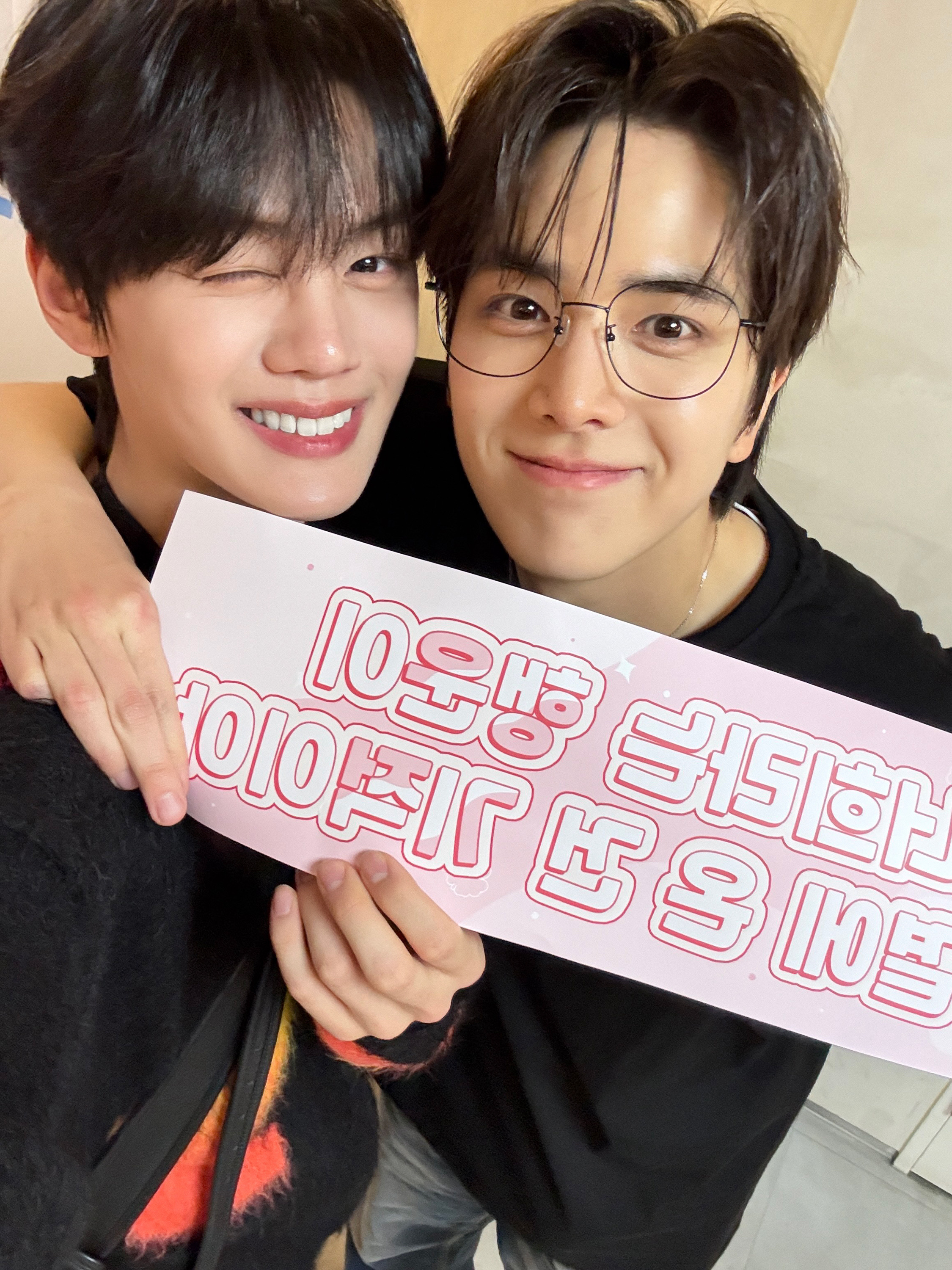 [잡담] 아 김규빈 더보이즈 영훈이랑 찍은 사진 올리면서 | 인스티즈