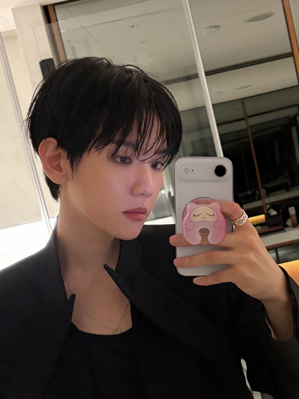 [잡담] 아 나 백현 언제까지 좋아할까 얼굴 미쳤네 진심 | 인스티즈
