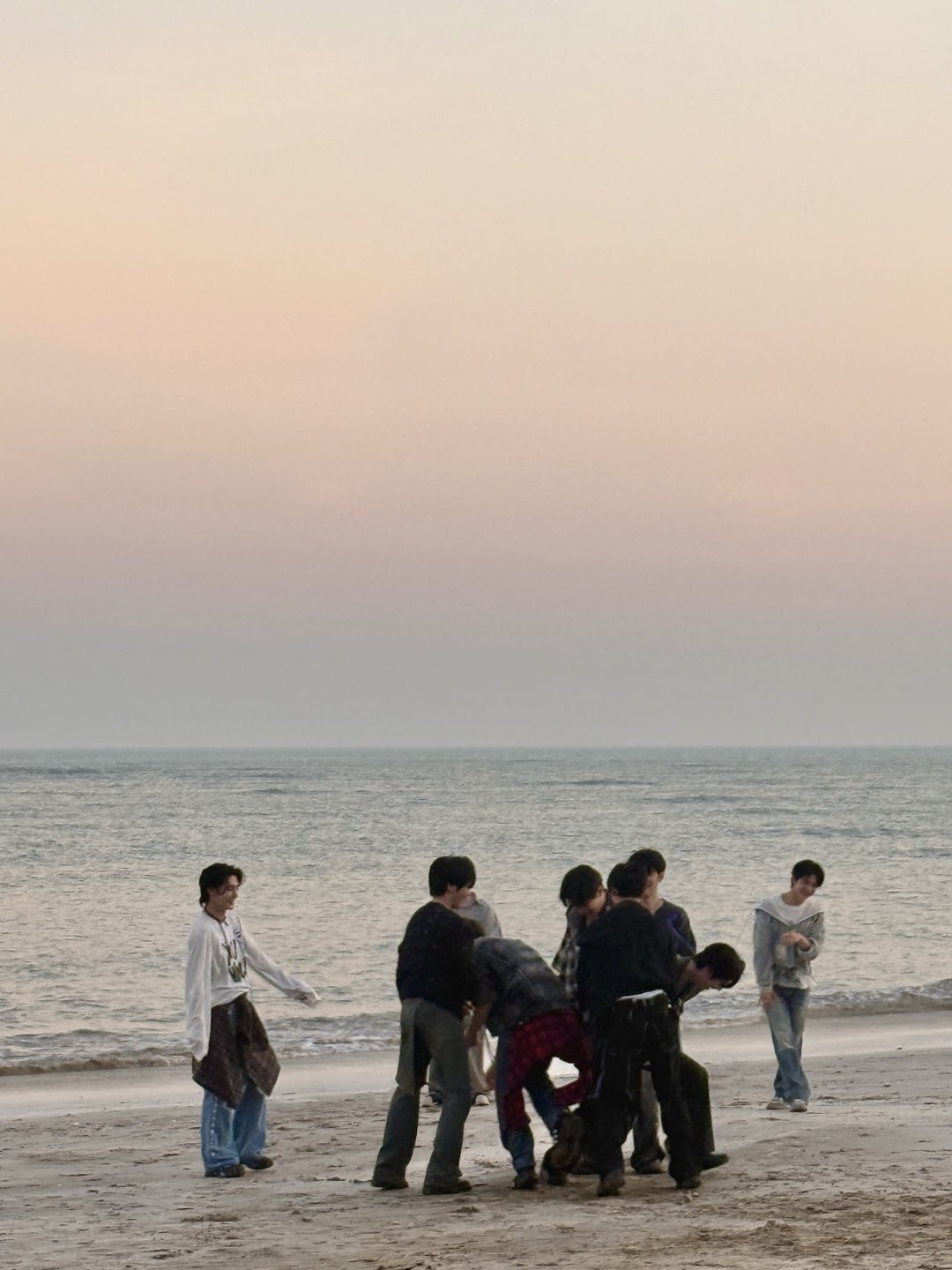 [잡담] 제베원(9) 갤러리 정리하다가 이 아가들 뭐야 | 인스티즈