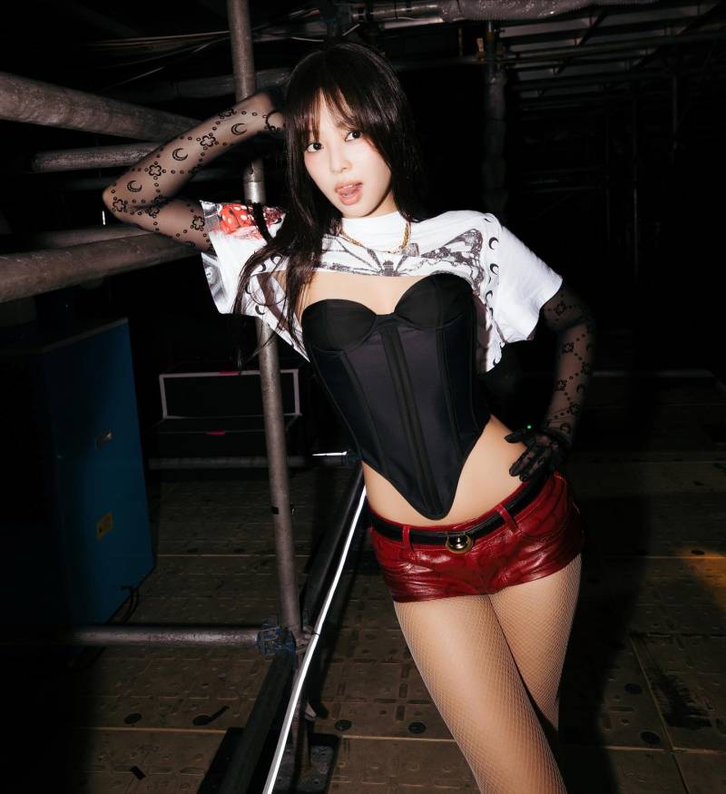 요즘 제니 코디 완전히 바꿔버린 스타일리스트..JPG | 인스티즈