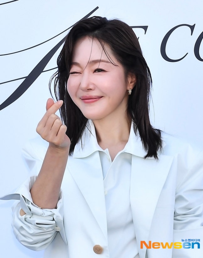 [잡담] 엄지원, 발목 부상 딛고 호스트 되나? 'SNL8' 측 "확인할 수 없어” | 인스티즈
