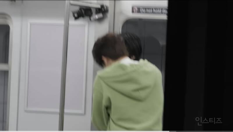 멜라토닌 먹고 꾼 꿈 같은 자컨을 낋여 온 신인.jpg | 인스티즈