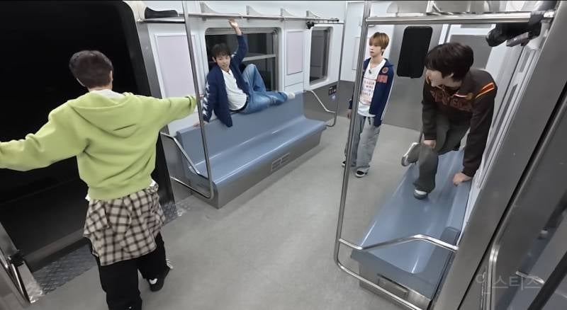멜라토닌 먹고 꾼 꿈 같은 자컨을 낋여 온 신인.jpg | 인스티즈