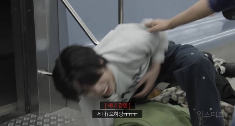 멜라토닌 먹고 꾼 꿈 같은 자컨을 낋여 온 신인.jpg | 인스티즈