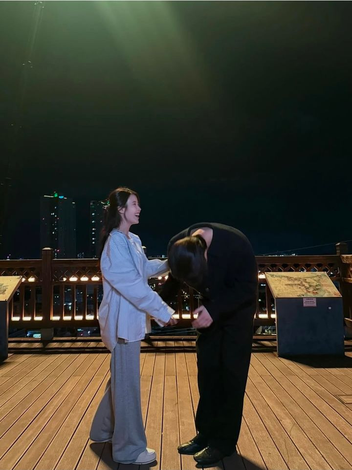 [잡담] 타싸에서 봤는데 아이유 변우석 이렇게 만나도 좋았을거 같다 | 인스티즈