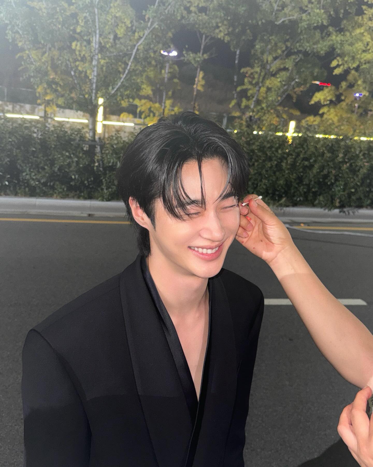 [잡담] 요즘 변우석 눈감은 사진 모으기 시작.... aka 마카롱.. | 인스티즈