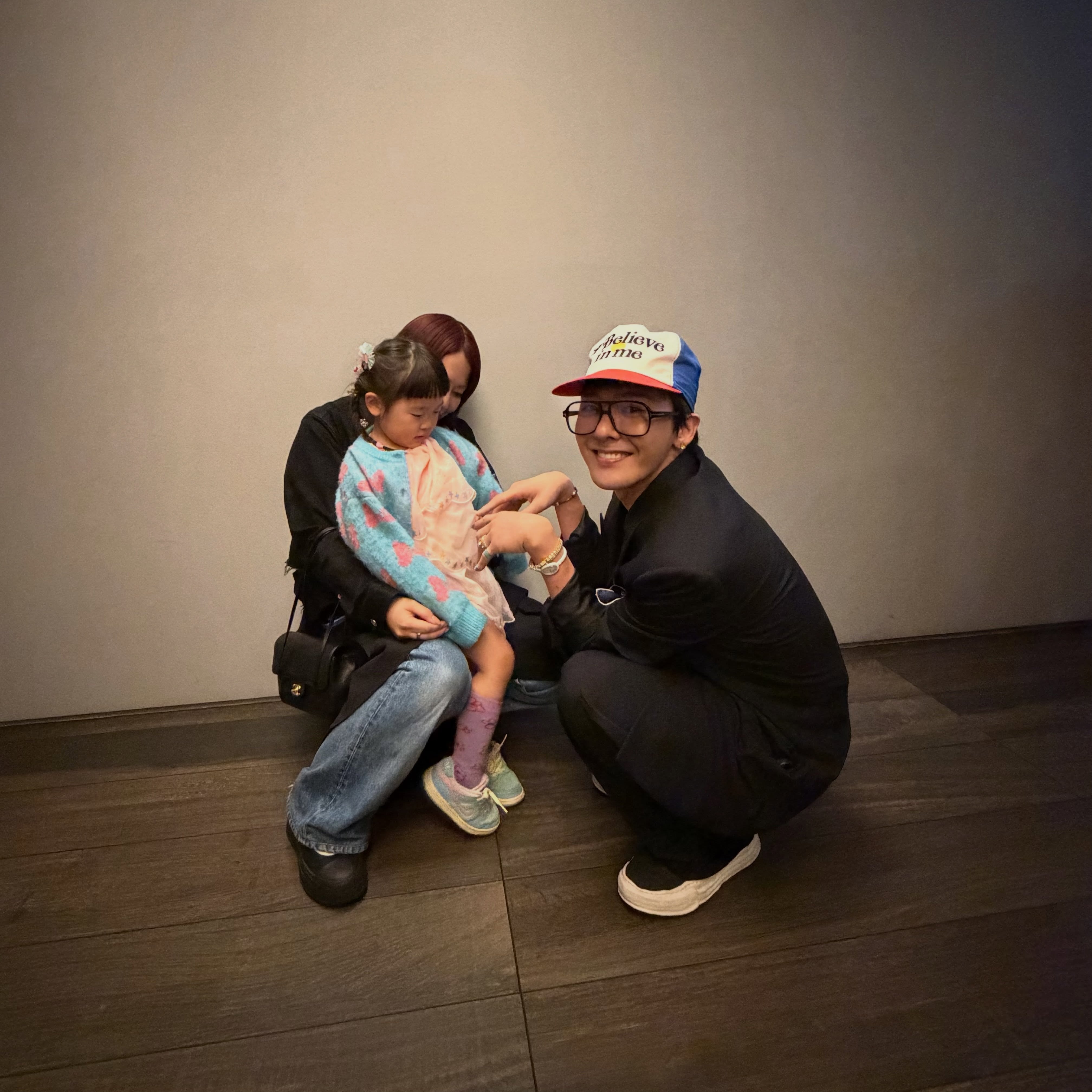 [잡담] 지디 친구 딸이랑 사진 ㅁㅊ,,이거 딸바보잖아요 | 인스티즈