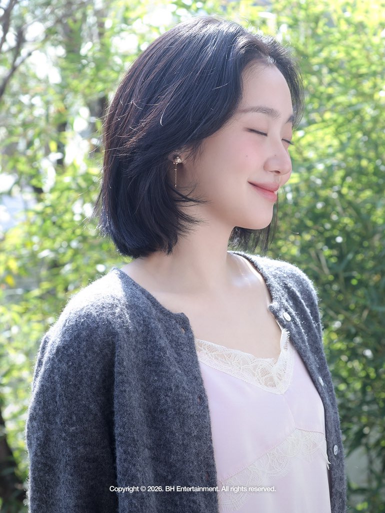 [잡담] 김고은이 너무 좋아 탐라에서 화보사진 보일 때마다 저장하고있음 | 인스티즈