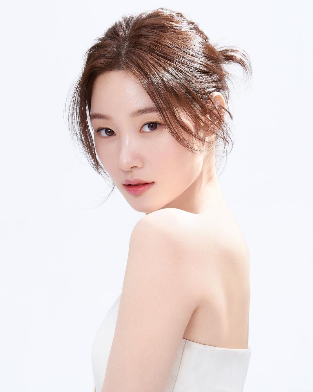 [잡담] 정채연 이목구비 얼굴선이 진짜 깔끔하고 얄쌍한 것 같음 | 인스티즈