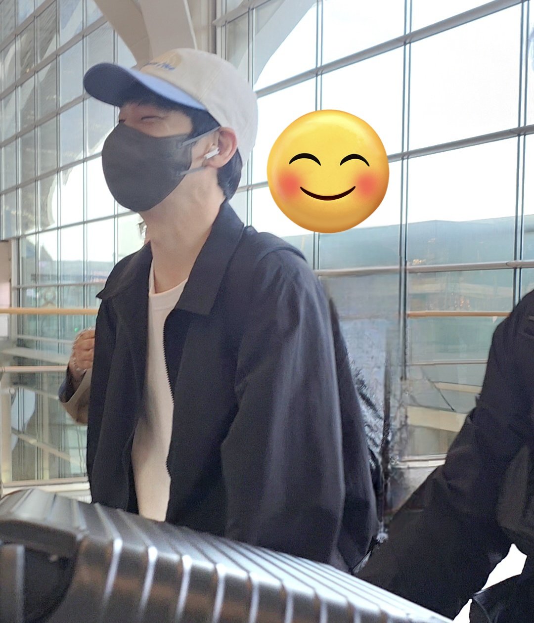 [잡담] 이제훈) 오늘 홍콩 출국한 이제훈 | 인스티즈
