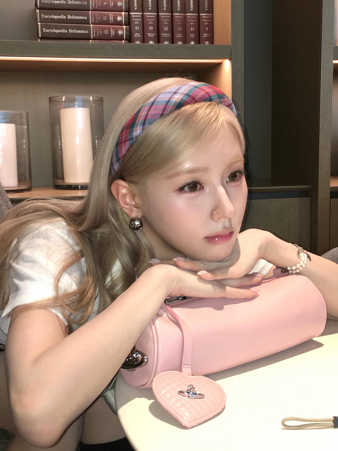[잡담] 미연 비비안웨스트우드 착장 미쳤다 | 인스티즈