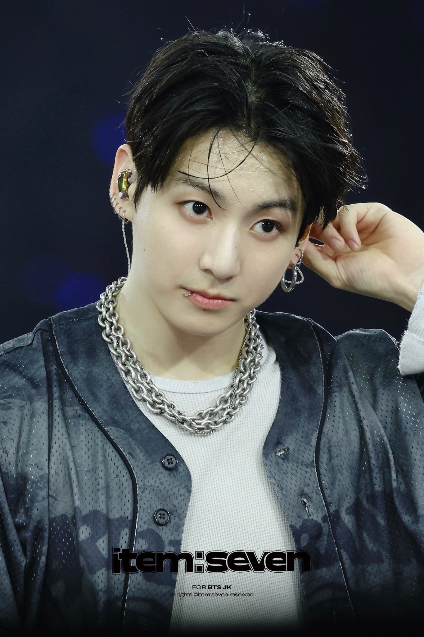 [잡담] 오늘 콘서트에서 정국이 얼굴 좀 봐 | 인스티즈