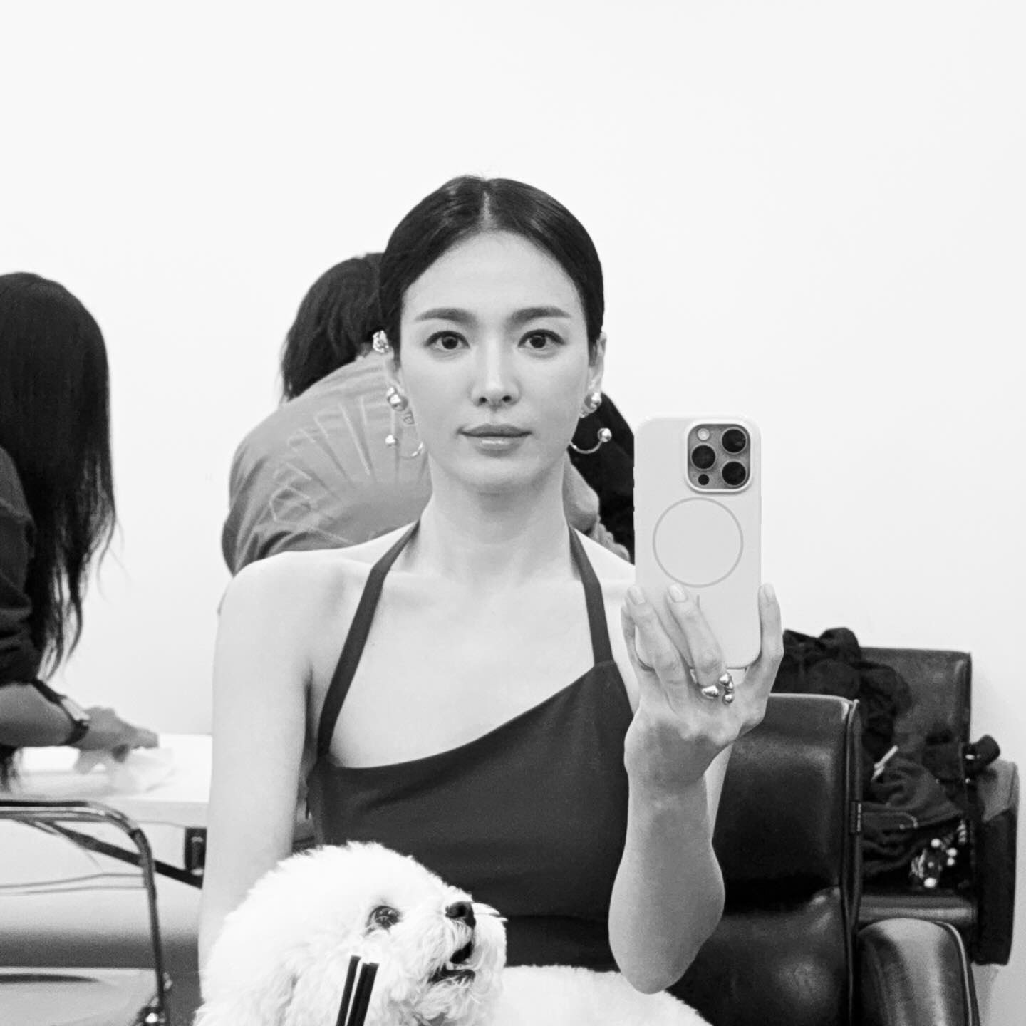[잡담] 송혜교) 오늘자 송혜교 거울셀카 | 인스티즈