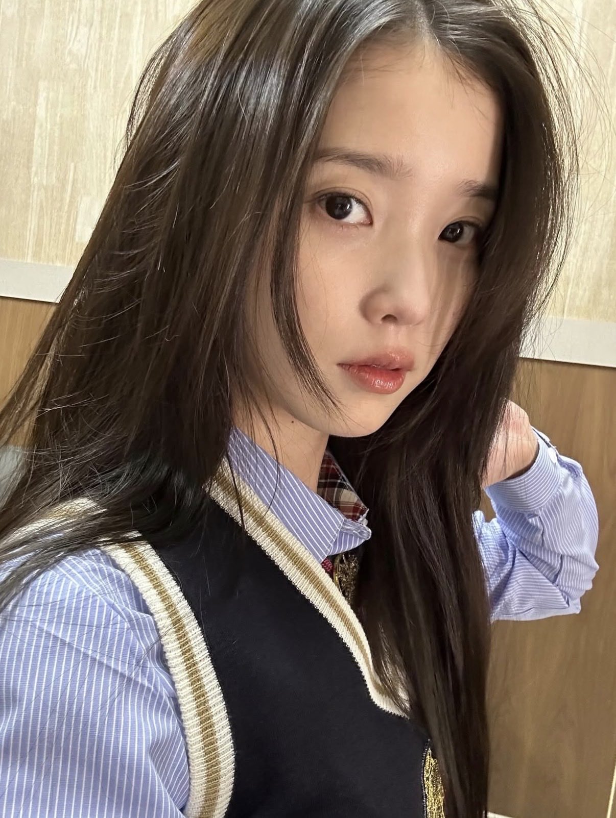 [잡담] 변우석 아이유 교복 진짜 잘어울리는데 | 인스티즈
