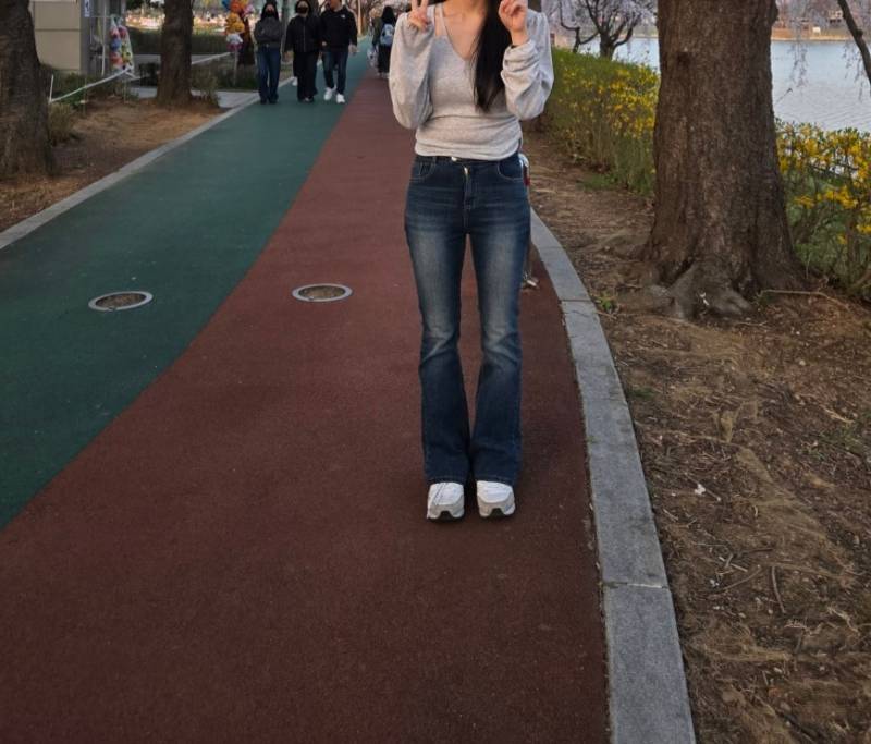 [잡담] 애들아 나같은 핏은 무슨 바지 입어야하니..? | 인스티즈