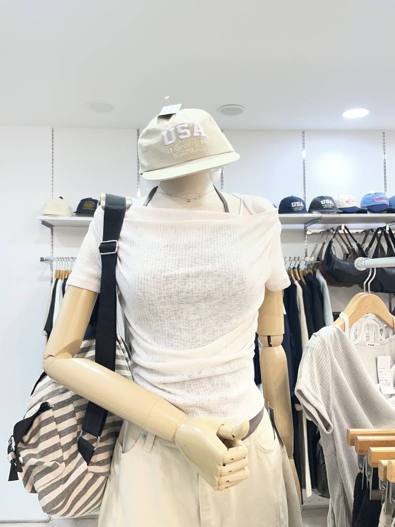 [잡담] 이거 밑에 하의 머입을지 추천부탁해 | 인스티즈