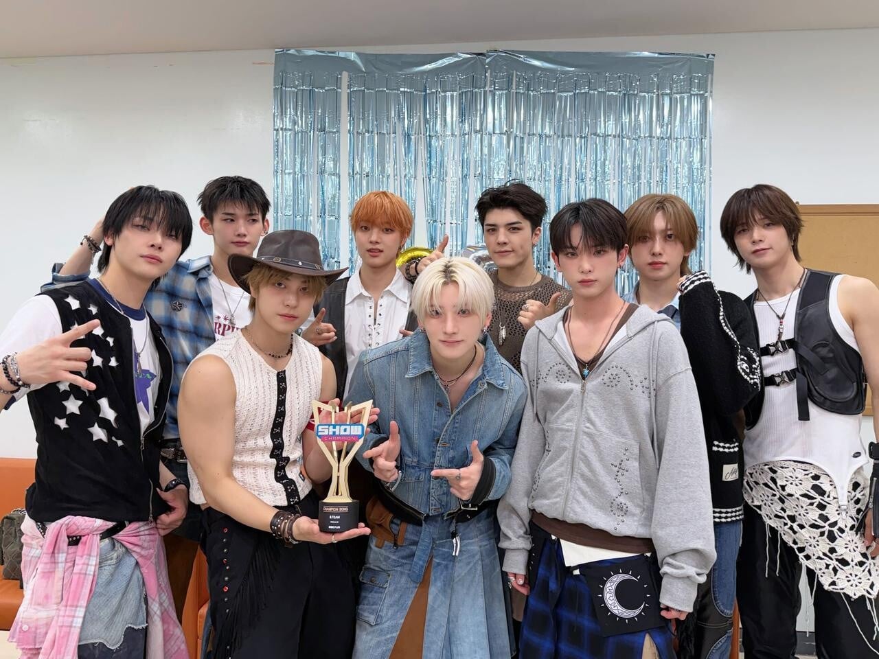 [잡담] &TEAM, 일본 미니 3집으로 韓·日 차트·음방 1위 동시 석권 | 인스티즈