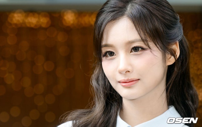 [잡담] 260430 차지 오프닝 행사 참석한 엔믹스 설윤 기사사진 | 인스티즈