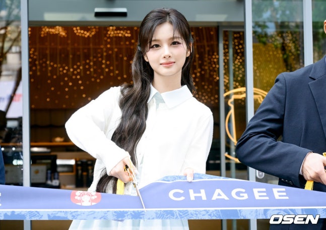 [잡담] 260430 차지 오프닝 행사 참석한 엔믹스 설윤 기사사진 | 인스티즈
