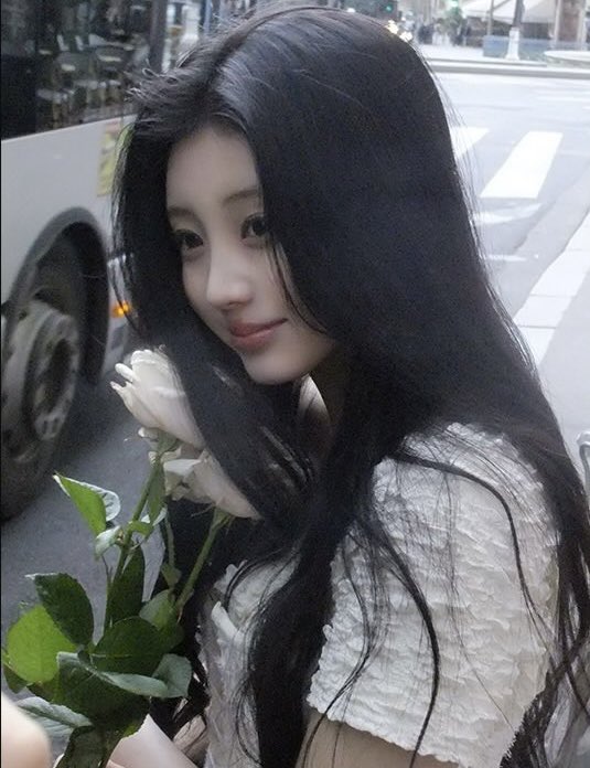 [잡담] 기니는 어디가고 웬 초미녀가.. | 인스티즈