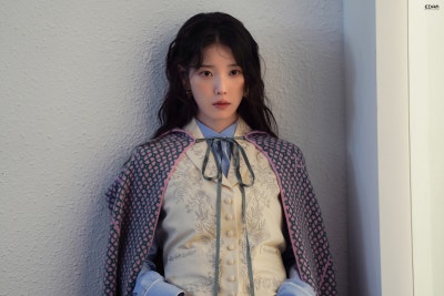 [잡담] 아이유) 260430 아이유 코스모폴리탄 비하인드 사진들 | 인스티즈
