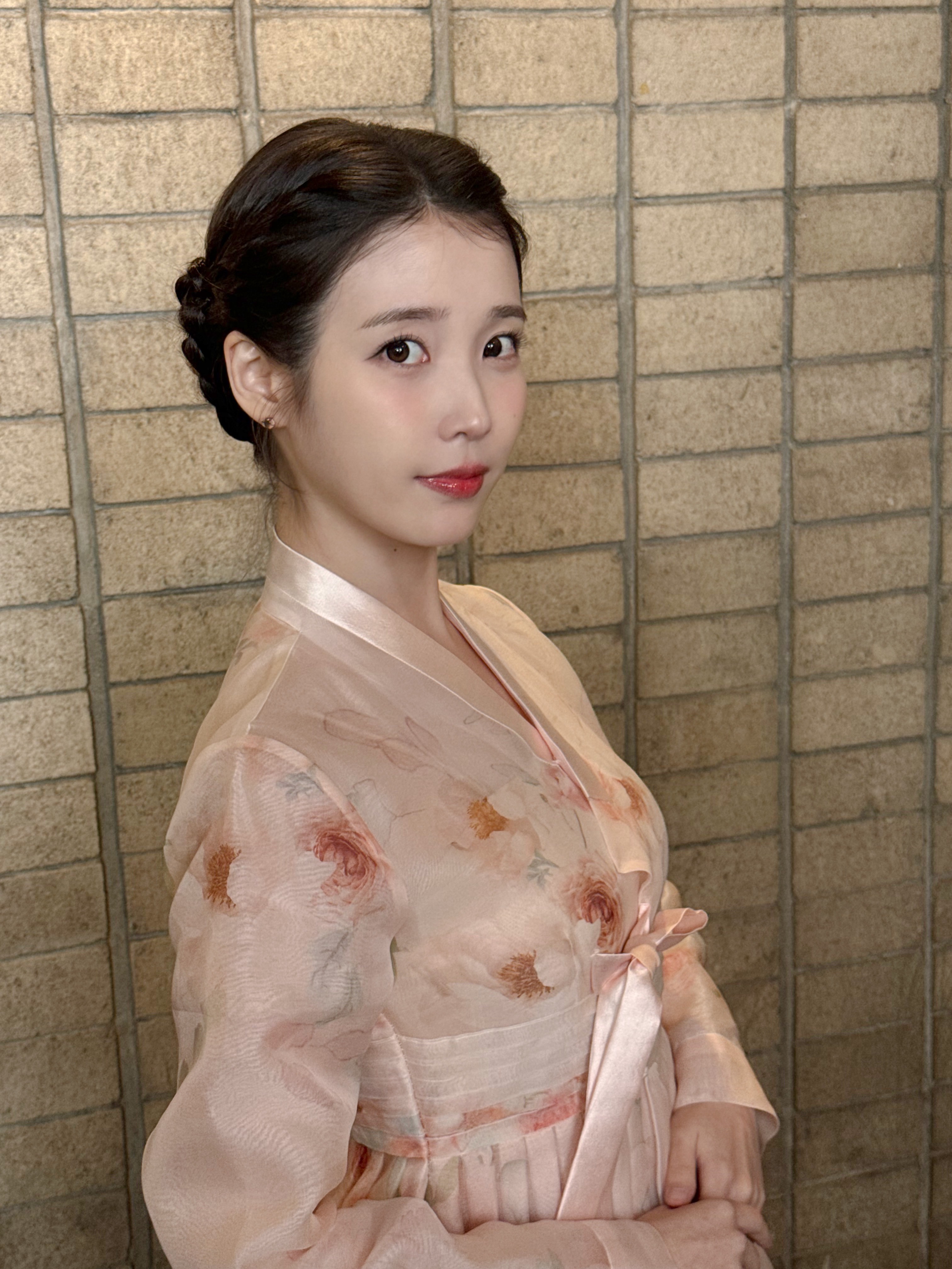 [잡담] 아이유) 꿈빛셰프유 셀카 | 인스티즈