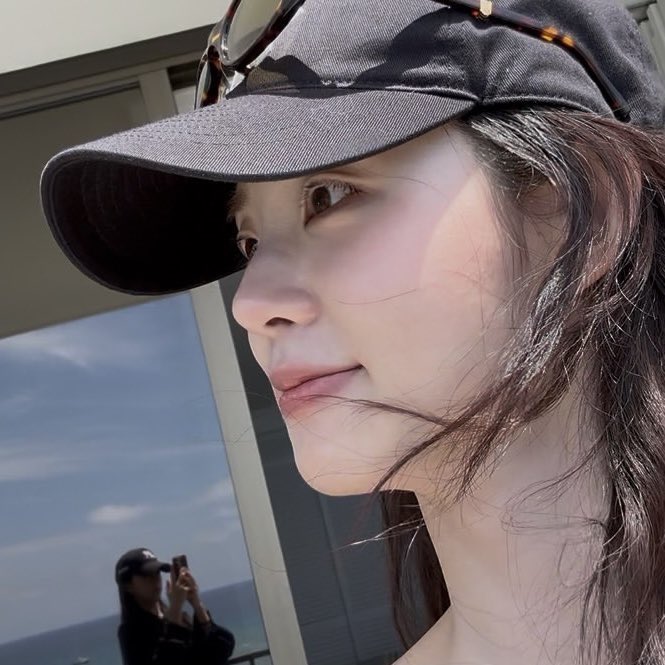 [잡담] 고윤정 신시아 둘이 친하면서 어케 셀카한장이 없니 | 인스티즈