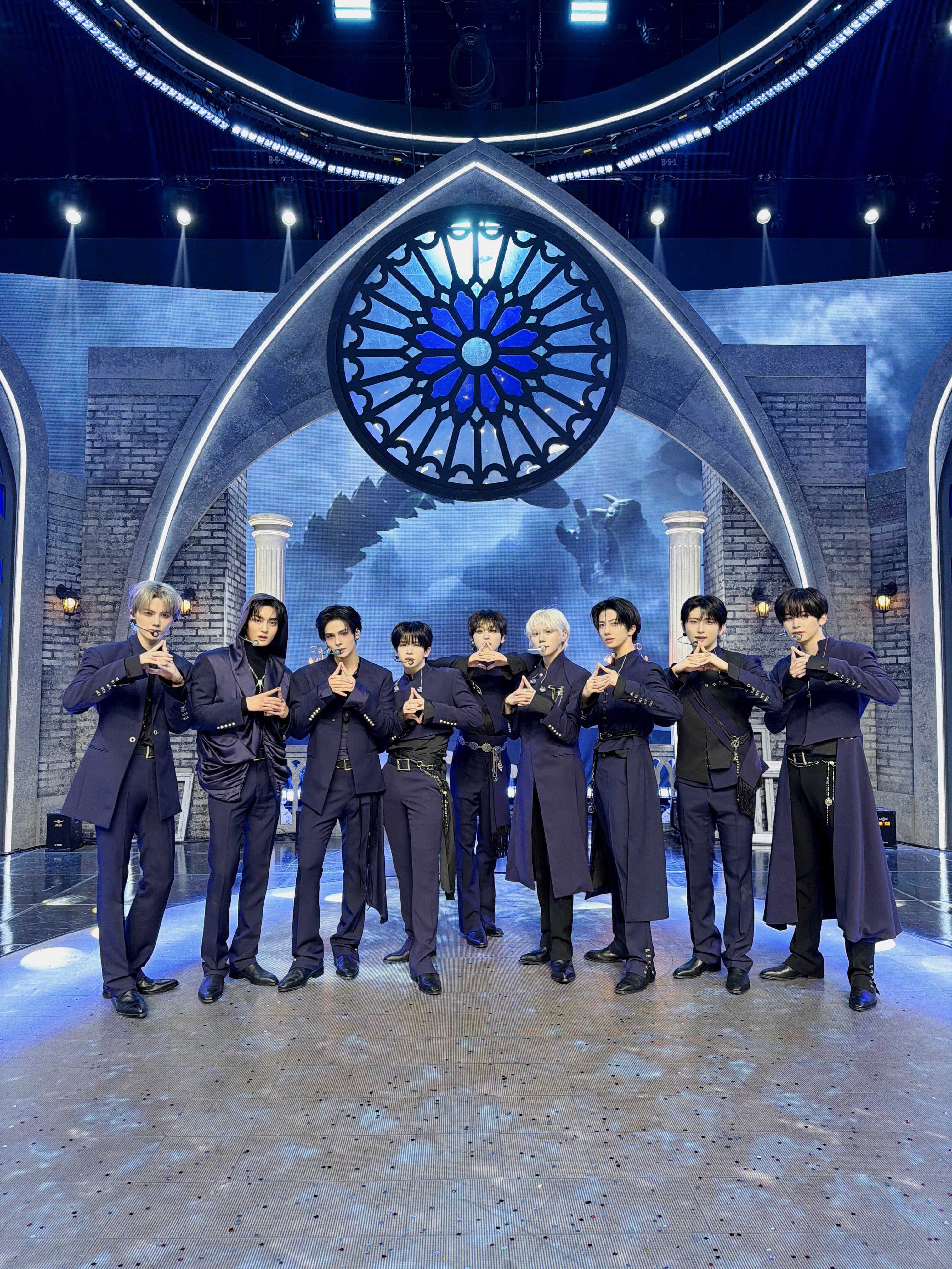 [미디어] 데뷔 7년 차에도 컴백을 위해 독기 가득하게 돌아온 크래비티🐍 부러워만 하시지 말고 팀 러비티에 합류해 | 인스티즈