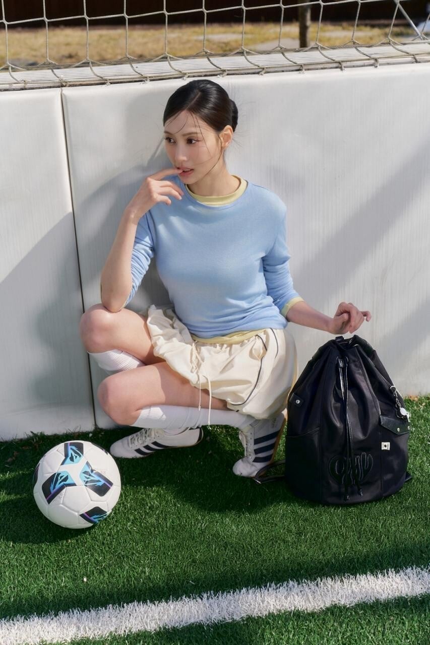 [정보/소식] 에이핑크 오하영, "가수 아닌 디자이너”…운동 경험 담은 가방 선보인다 | 인스티즈