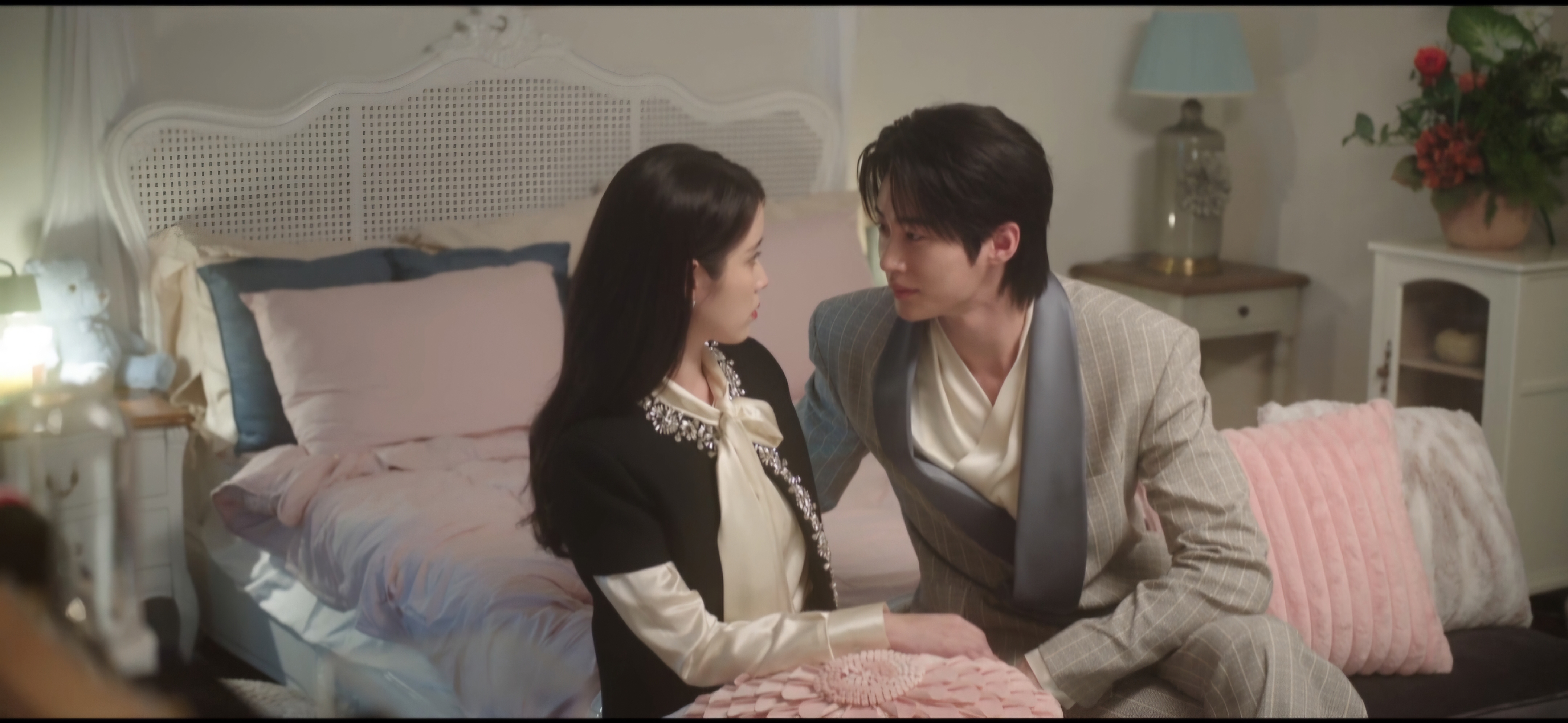 [잡담] 대군부인) 오늘 선공개 보니깐 완이가 희주네 본가 가나봐~ | 인스티즈