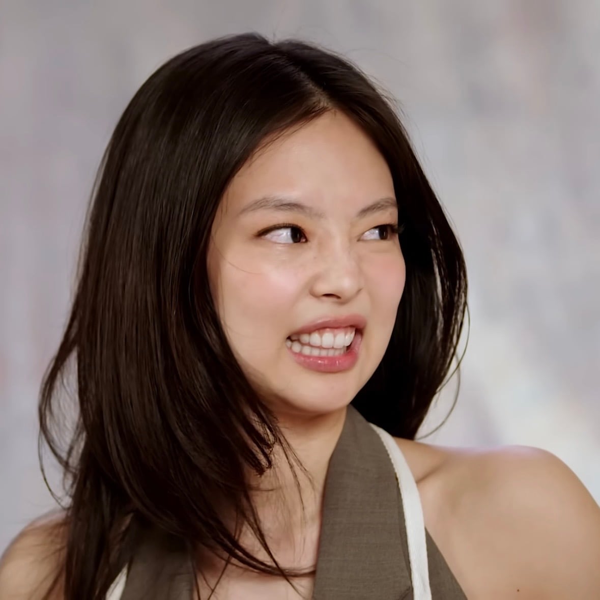 [잡담] 제니 표정 일그러지는 거 너무 중독적임 | 인스티즈