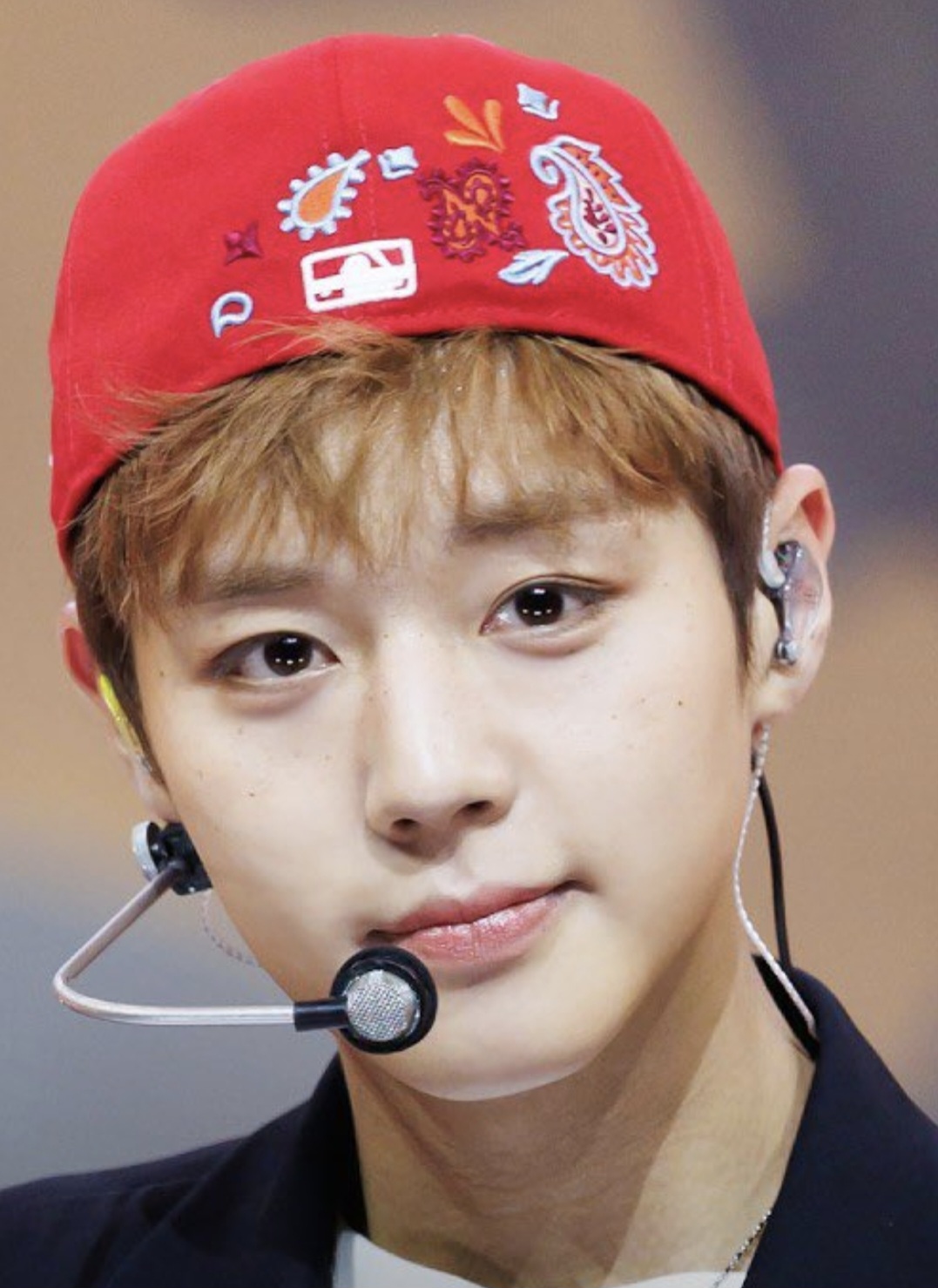 [잡담] 박지훈 8년전이랑 얼굴 그대로야 | 인스티즈
