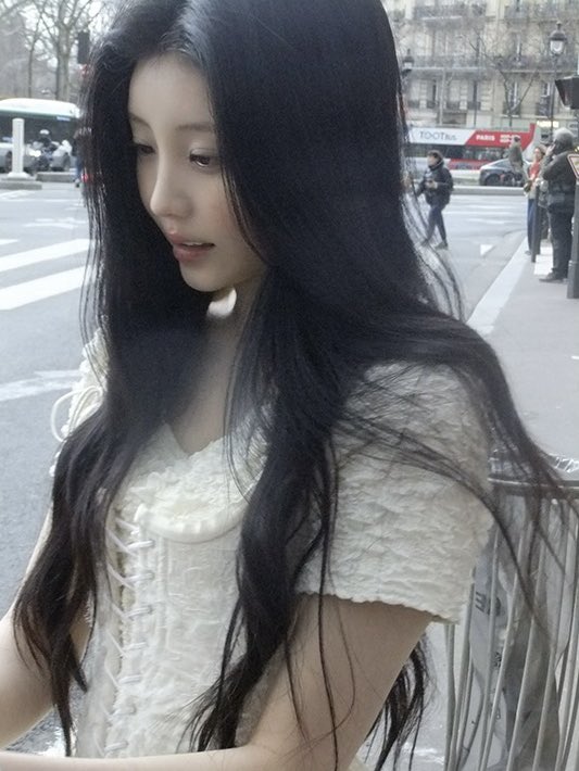 [잡담] 아일릿 원희 배우 얼굴 같지 않아? | 인스티즈