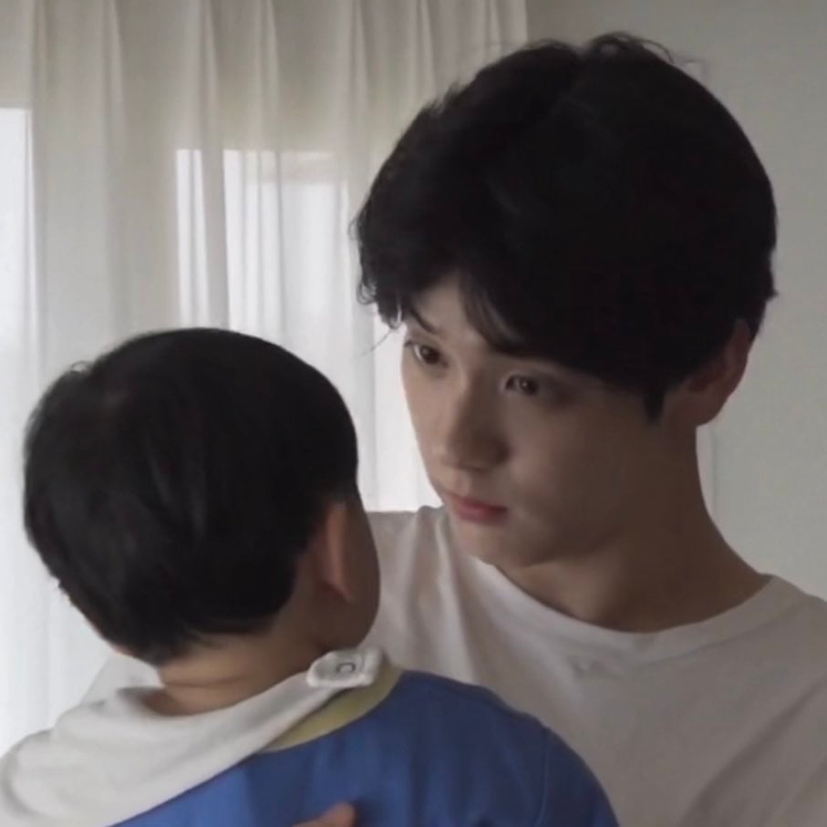 [잡담] 유준이랑 수빈이 교감하는 거 봐 유준이 볼따구 ㄱㅇㅇ... | 인스티즈