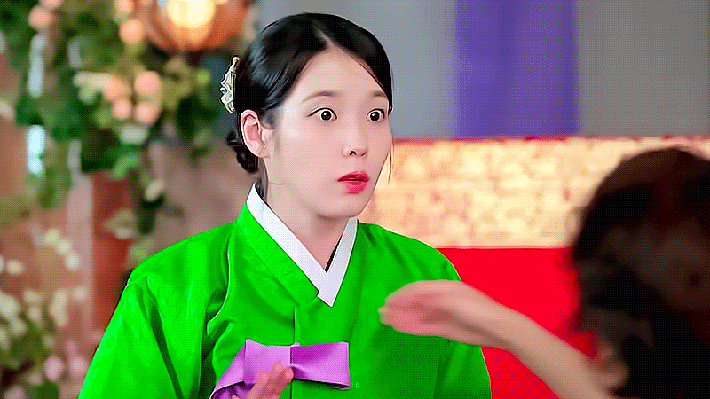 [잡담] 아이유) 21세기 대군부인 스페셜 선공개[7-8화] 아이유 gif | 인스티즈