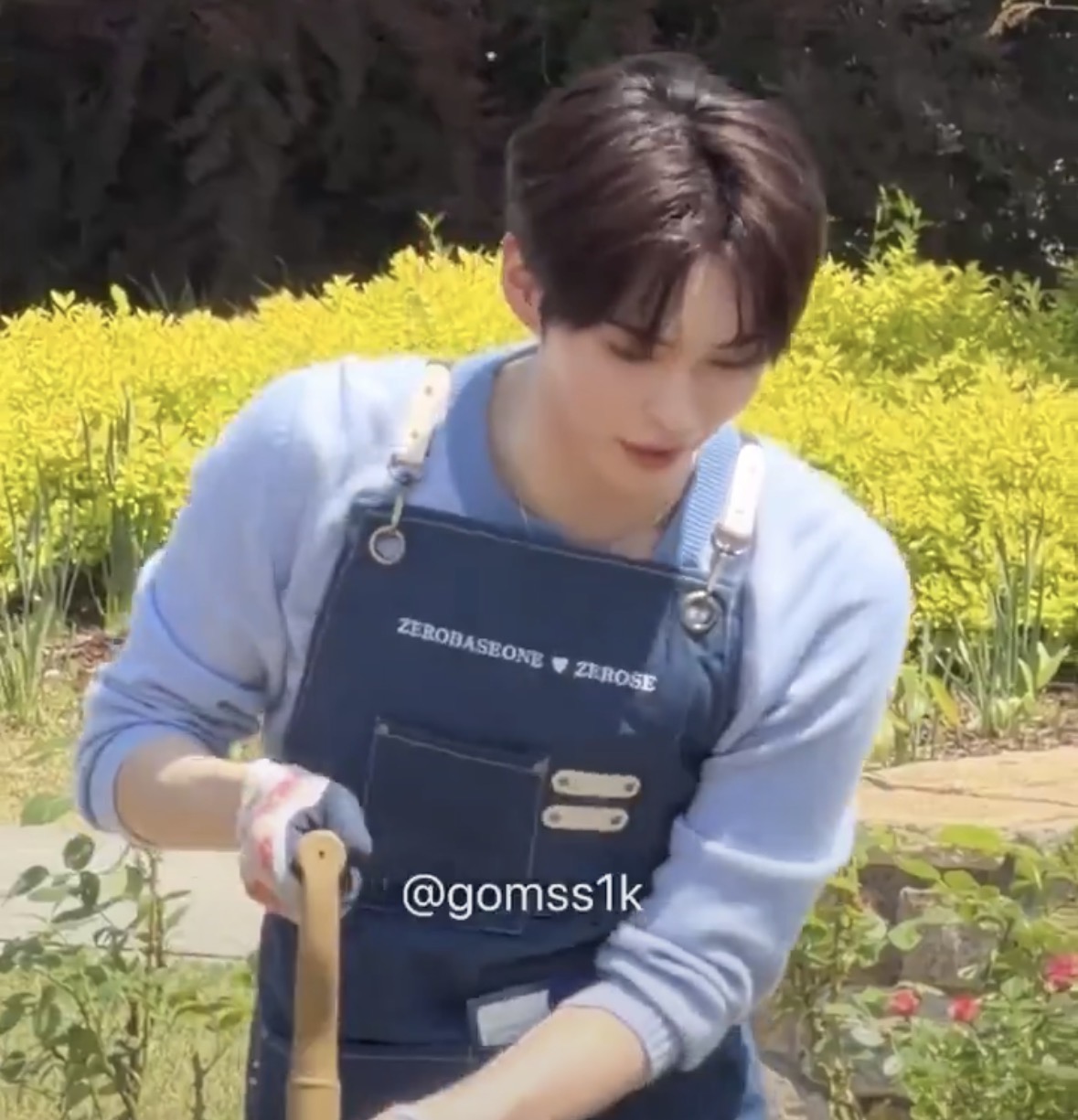 [잡담] 성한빈 앞치마 핏 에반데 | 인스티즈