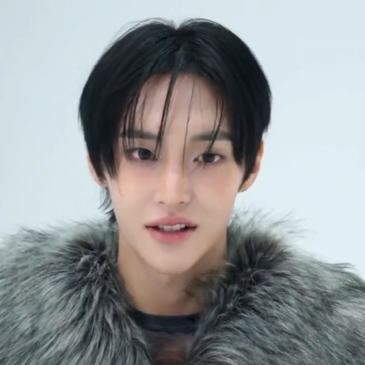 [잡담] 원빈 어제 뜬 진한 화장 졸라 맘에든다 | 인스티즈