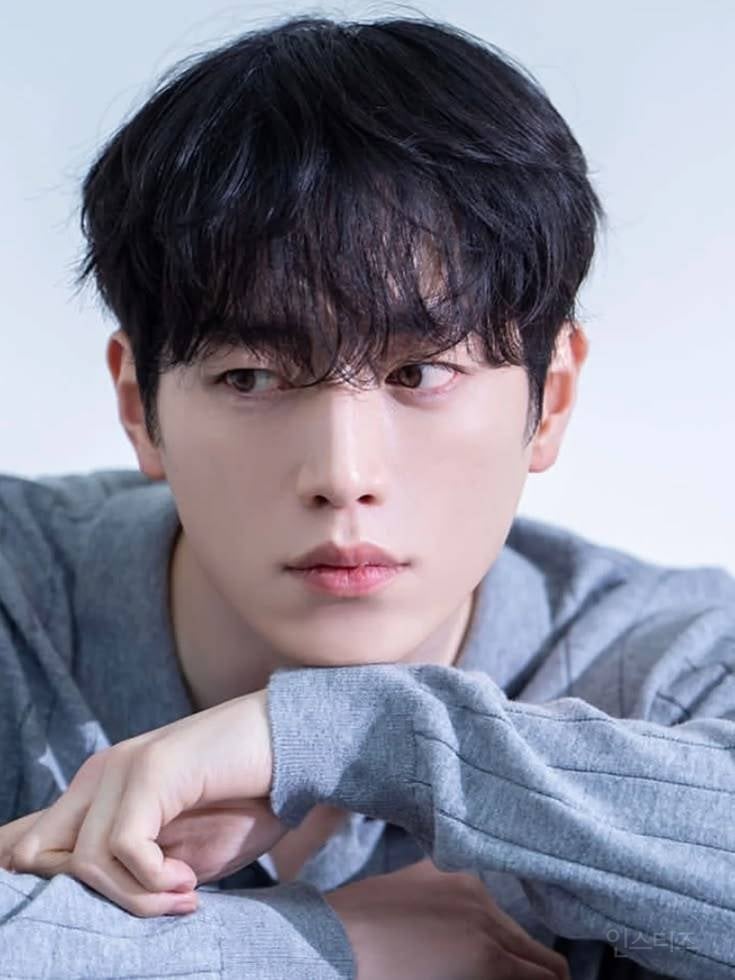 이 중 가장 본인 취향으로 잘생겼다고 생각이 드는 얼굴은? | 인스티즈