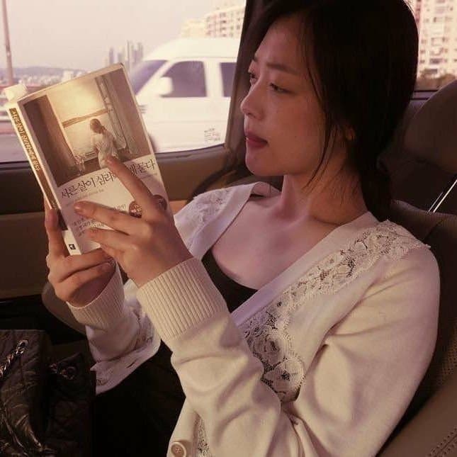 [잡담] 설리는 되게 예술적으로 생긴거 같음 | 인스티즈