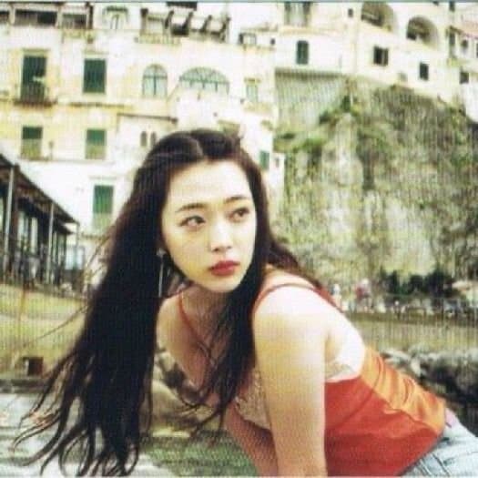 [잡담] 설리는 되게 예술적으로 생긴거 같음 | 인스티즈