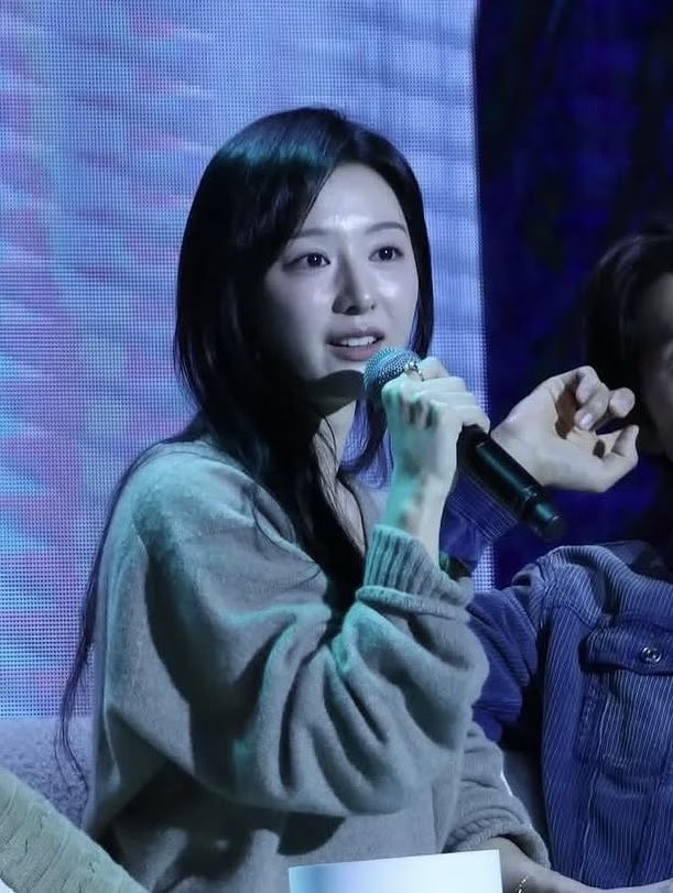 [잡담] 김지원) 폰카짤 레전드 비주얼 김지원 이목구비 | 인스티즈