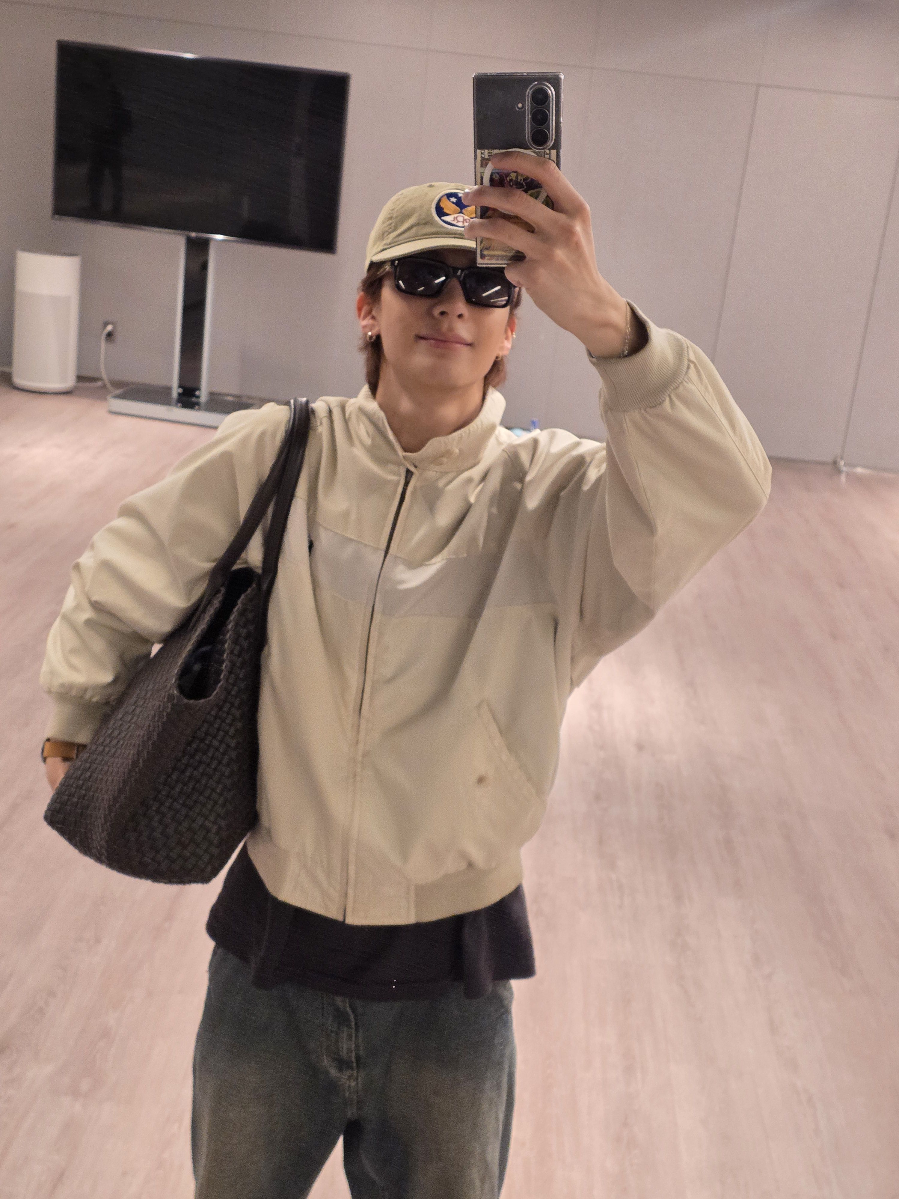 [잡담] 성찬이가 앤톤이 꾸꾸해줌ㅋㅋ | 인스티즈