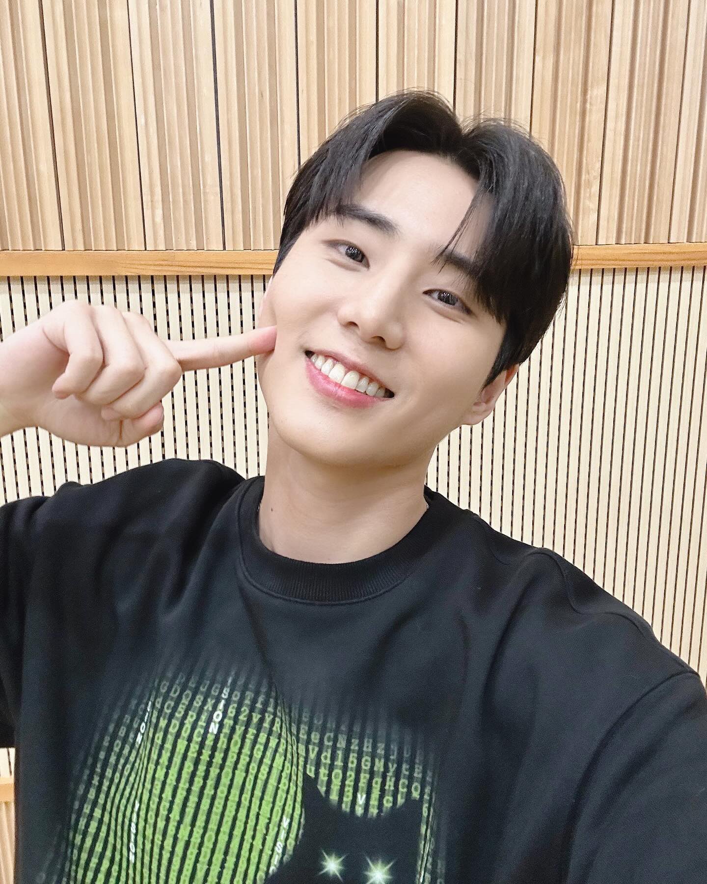 [잡담] 영케이 보조개 너무 ㄱㅇㅇ | 인스티즈