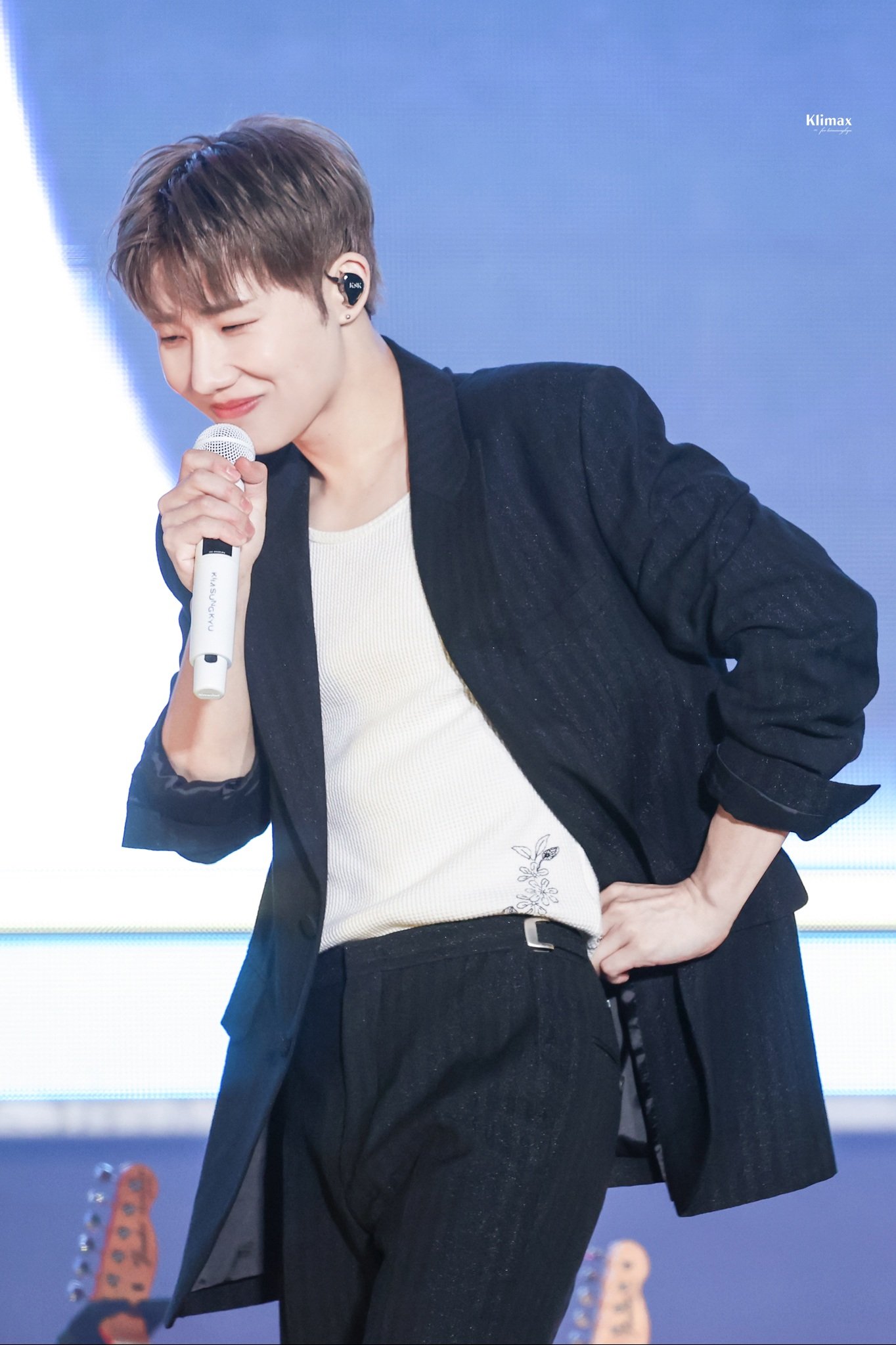 [잡담] 몸선이 이쁠수록 그냥 기본의상이 가장 베스트인듯(ㅈㅇ성규) | 인스티즈