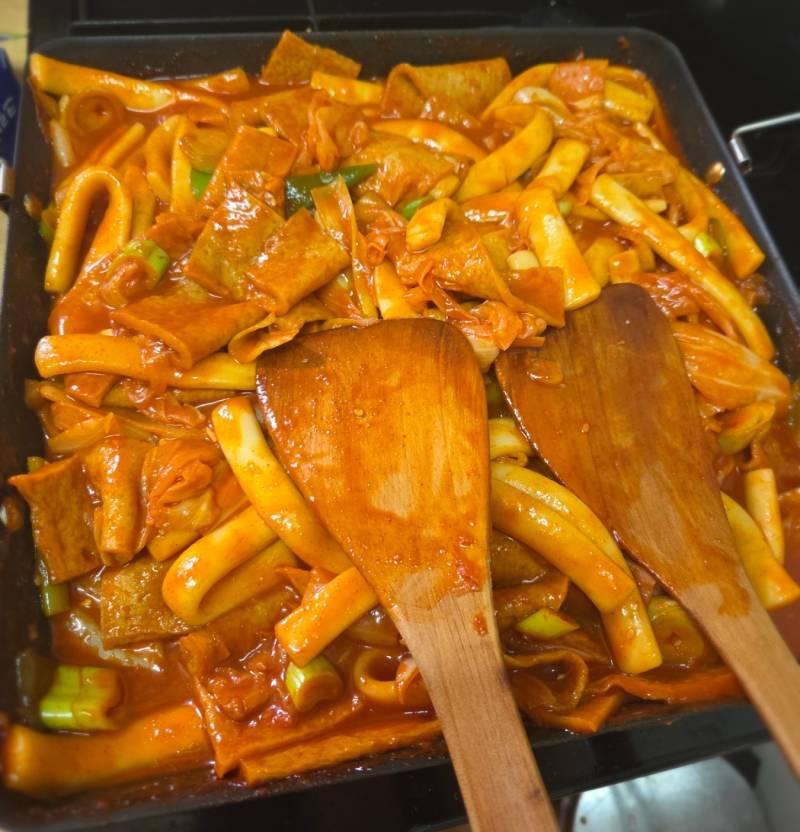 [잡담] 엄마가 김밥 만다길래 난 떡볶이 함 | 인스티즈