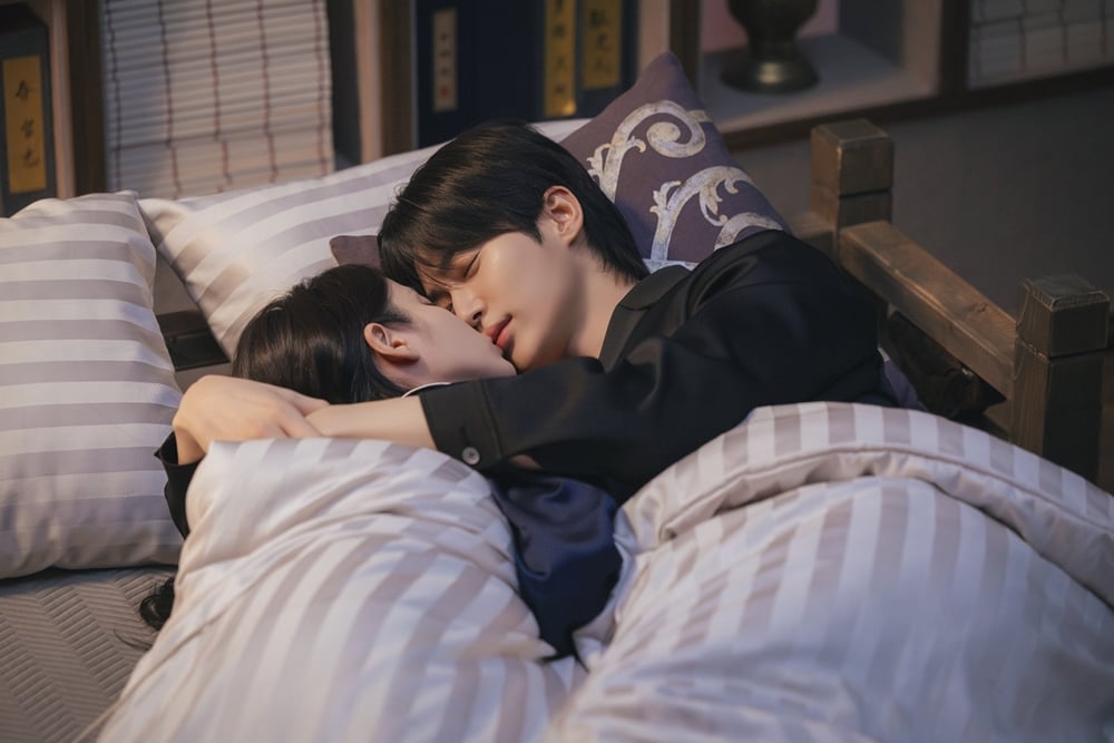 [잡담] 대군부인) 자 침대뽀뽀 가로버전 | 인스티즈