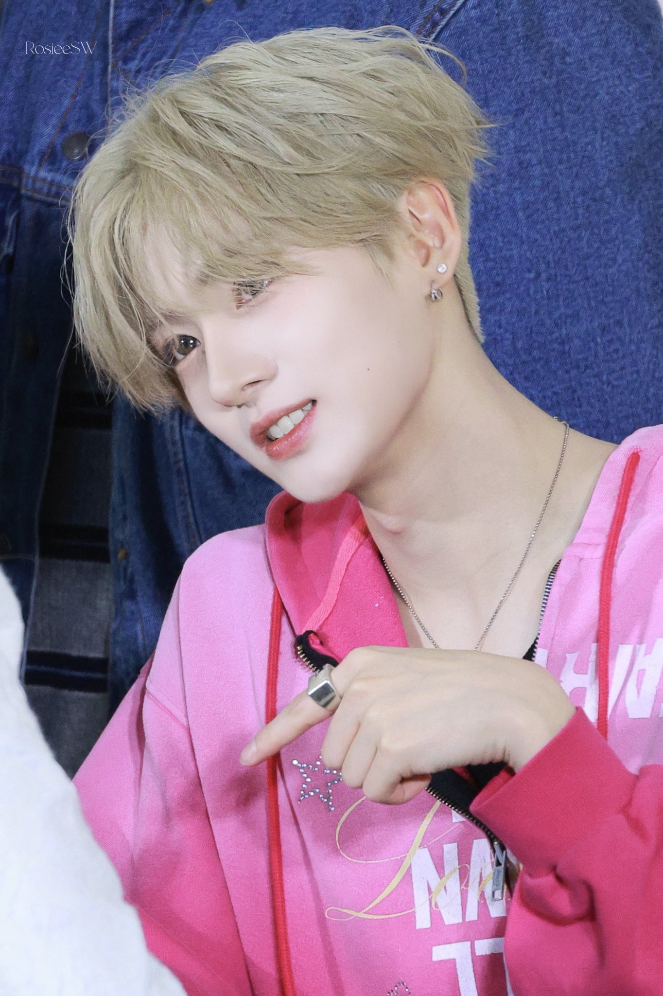 [잡담] 이상원 핑크 엄청 잘어울려 💞💓💗💖💘💝 | 인스티즈