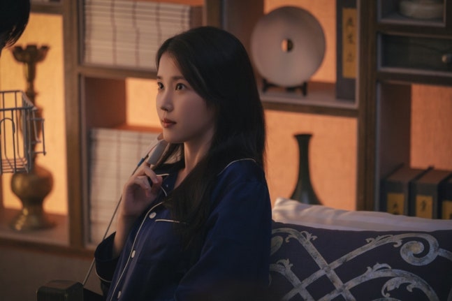 [정보/소식] 대군부인) '대군부인' 아이유·변우석, 드디어 '부부' 되더니…꼭 껴안은 첫날밤 | 인스티즈