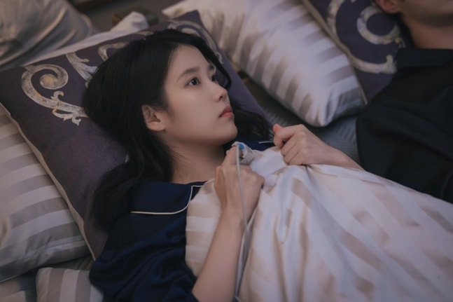 [정보/소식] 대군부인) '대군부인' 아이유·변우석, 드디어 '부부' 되더니…꼭 껴안은 첫날밤 | 인스티즈