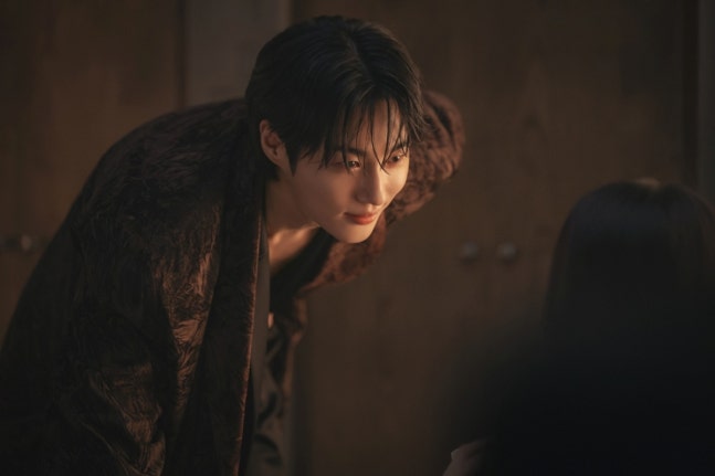 [정보/소식] 대군부인) '대군부인' 아이유·변우석, 드디어 '부부' 되더니…꼭 껴안은 첫날밤 | 인스티즈